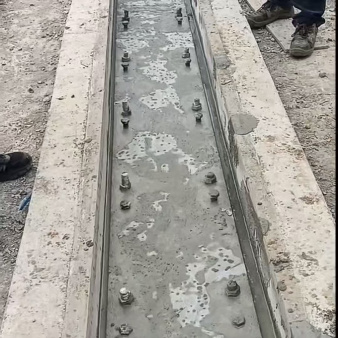 阿坝港口码头起重机龙门吊重型机械设备稳固用早强快凝轨道胶泥